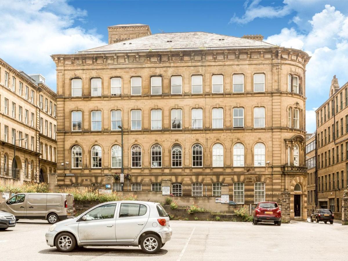 Appealing In Bradford Near Forster Square Retail Park